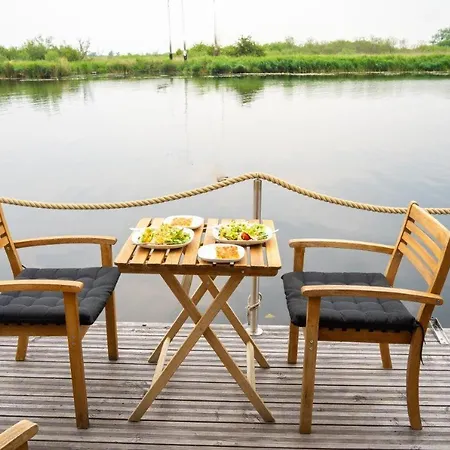 Schwimmpod An Der Peene