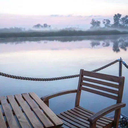 Schwimmpod An Der Peene Campingplatz Anklam
