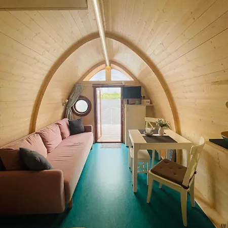 キャンプ場 Schwimmpod An Der Peene アンクラム