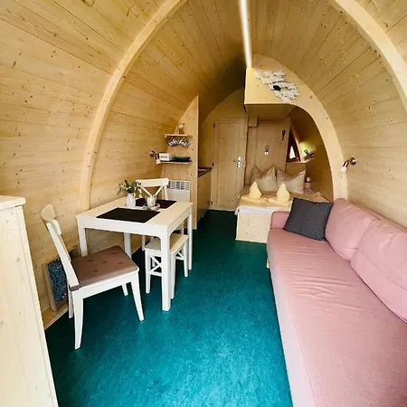 キャンプ場 Schwimmpod An Der Peene アンクラム