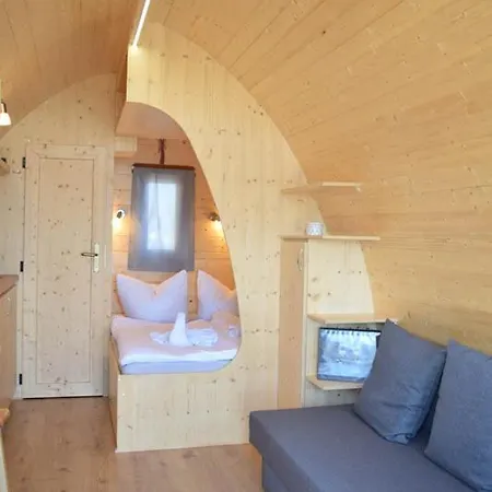 Schwimmpod An Der Peene *