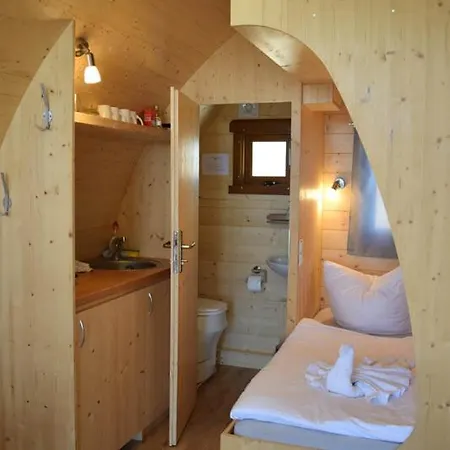 Schwimmpod An Der Peene * Anklam