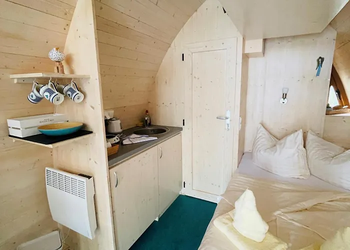 Schwimmpod An Der Peene *